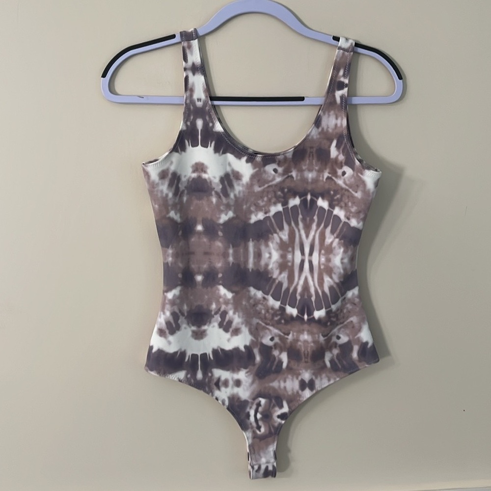 SHINESTAR Brown & Cream
Tie-Dye One Piece Size M Bodysuit NWOT - Picture 3 of 9